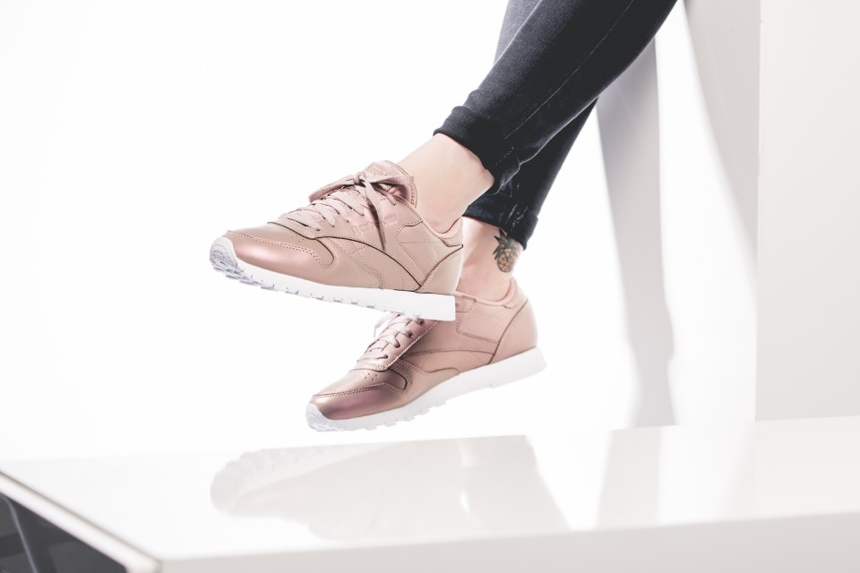 reebok-bd4308-wmns-classic-leather-pearlized-2