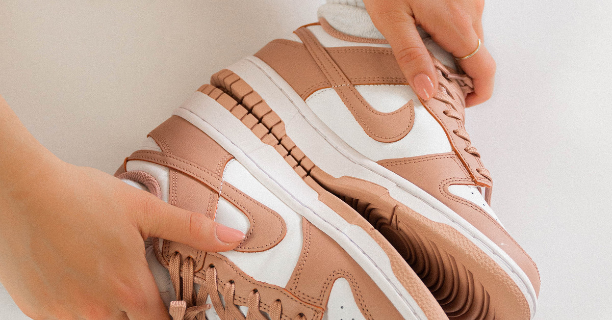 Nike WMNS Dunk Low Rose Whisper | 43einhalb Sneaker Store